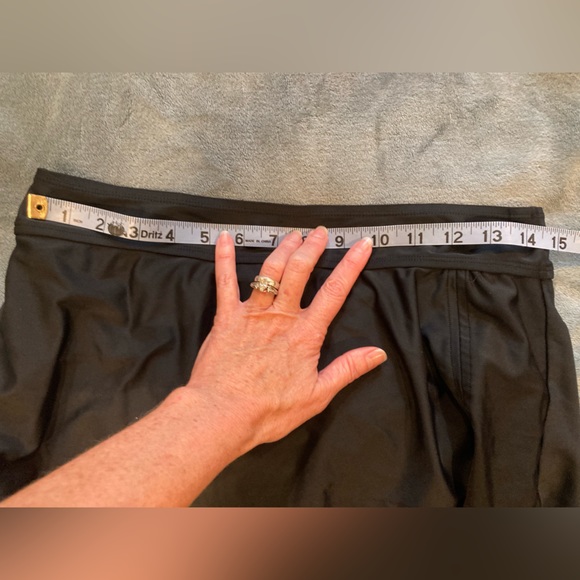 Women’s Charm Leaks swim mini bottom skort size small in black. - Picture 8 of 9